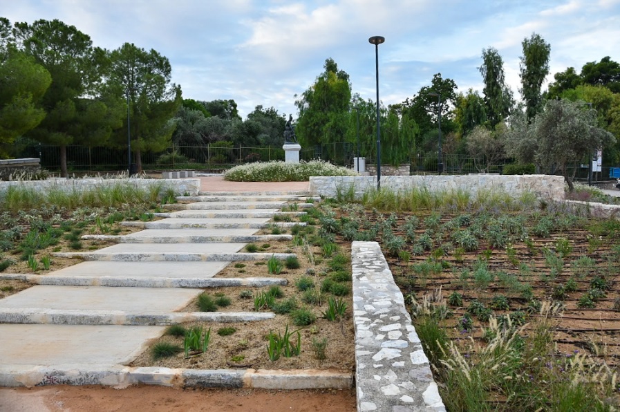 Ολοκληρώθηκε η ανάπλαση της πλατείας του Θησείου 